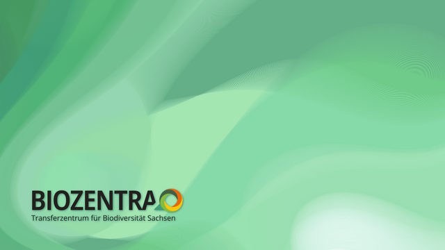 Das Logo des Biozentra vor einem grünen Hintergrund.