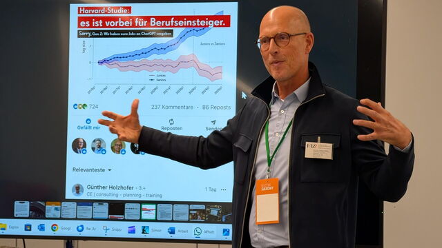 Prof. Dr. iur. Thorsten Richter bei seinem Vortrag zu den Chancen von KI in Unternehmen.