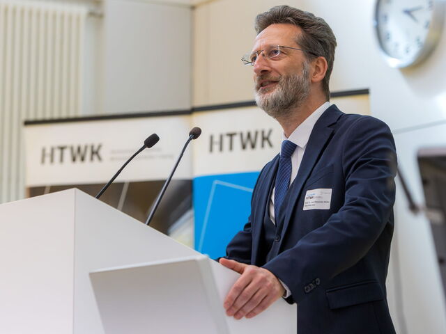 Prof. Dr. Jean-Alexander Müller, Rektor der HTWK Leipzig beim Grußwort