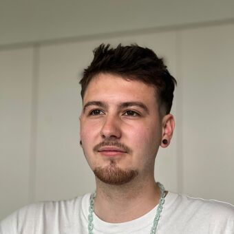 Ein Portraitfoto von Erik Reinhold