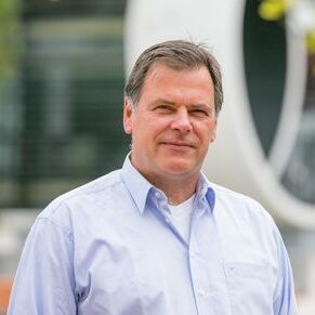 Ein Portraitfoto von Tobias Teich