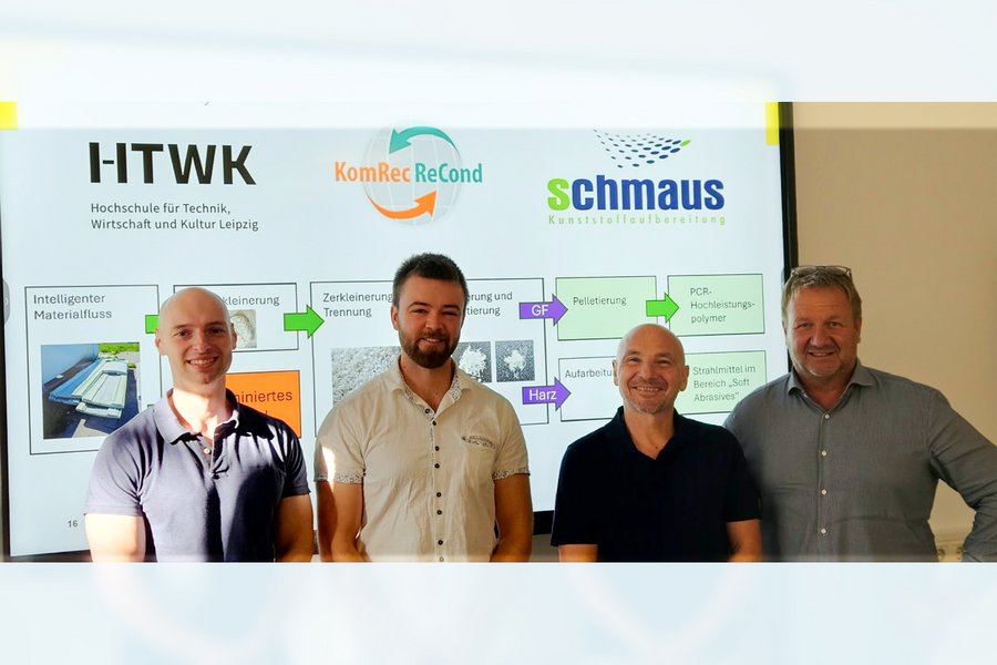 Die Forschenden aus dem Projekt vor einer Präsentation