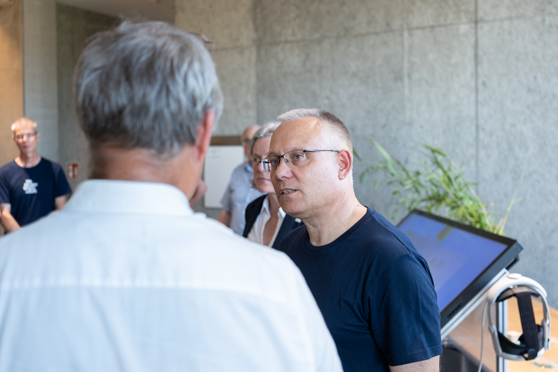 Jan Pratzka mit Arne Cierjacks am Stand des BIOZENTRA an der LNDW
