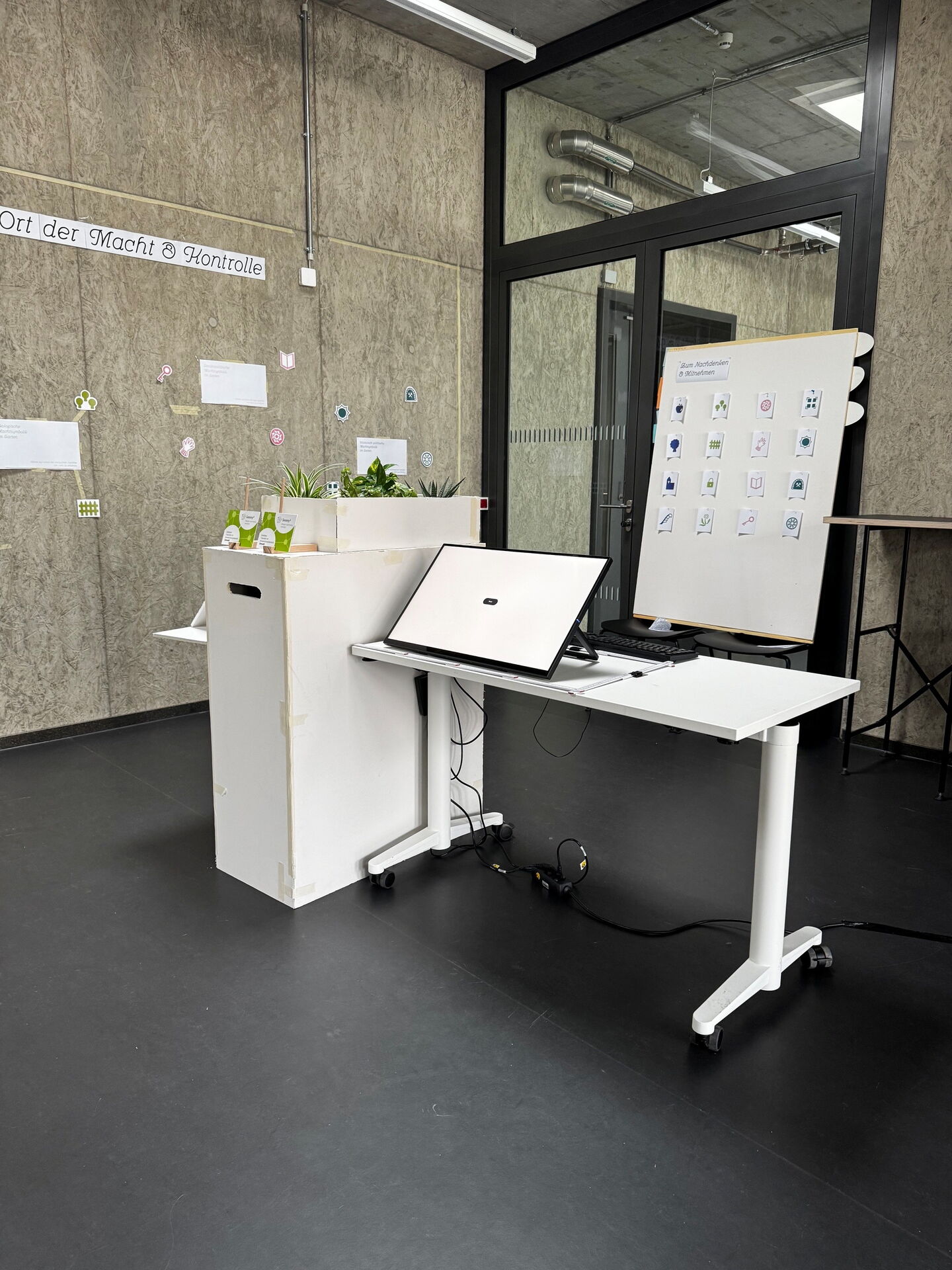 Ein erster Prototyp des neuen Exponats von unserem Designteam und Pauline Seidel.