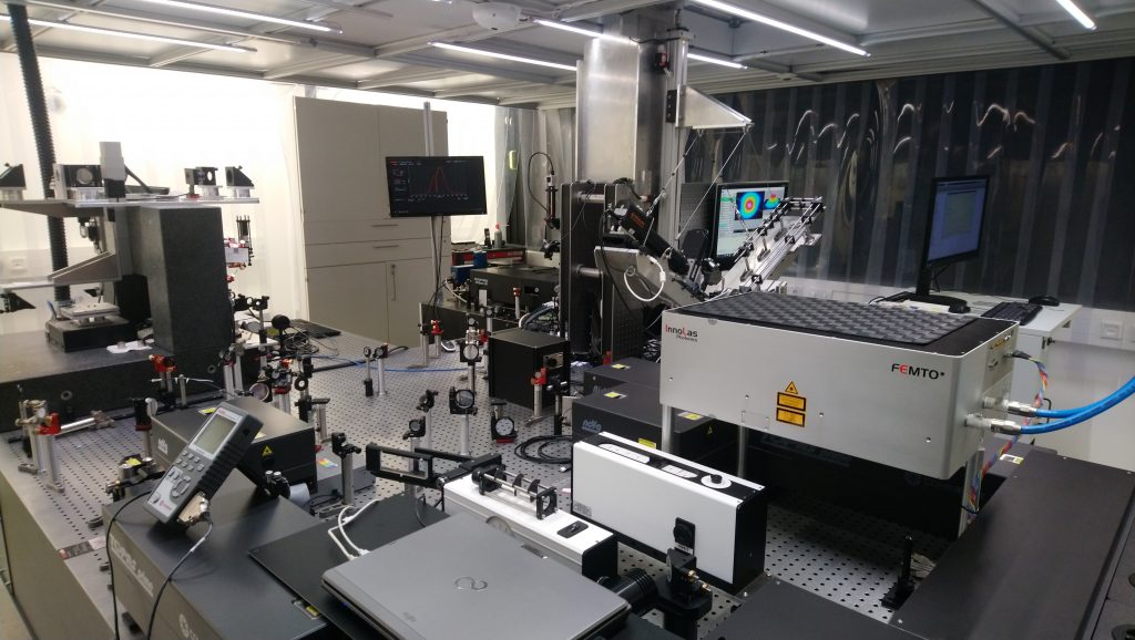 Blick in das Labor am Laserinstitut Hochschule Mittweida