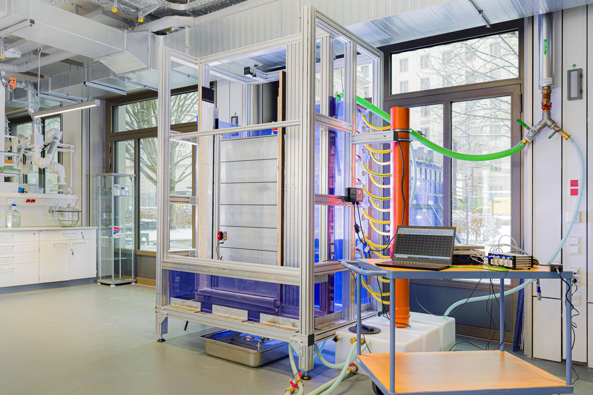 Ein Bild aus dem TestHUB - Prüfzentrum für Hochwasserschutzelemente